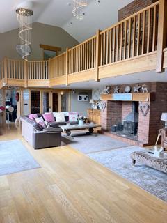 6 bedroom barn conversion for sale - Guilsfield SY21