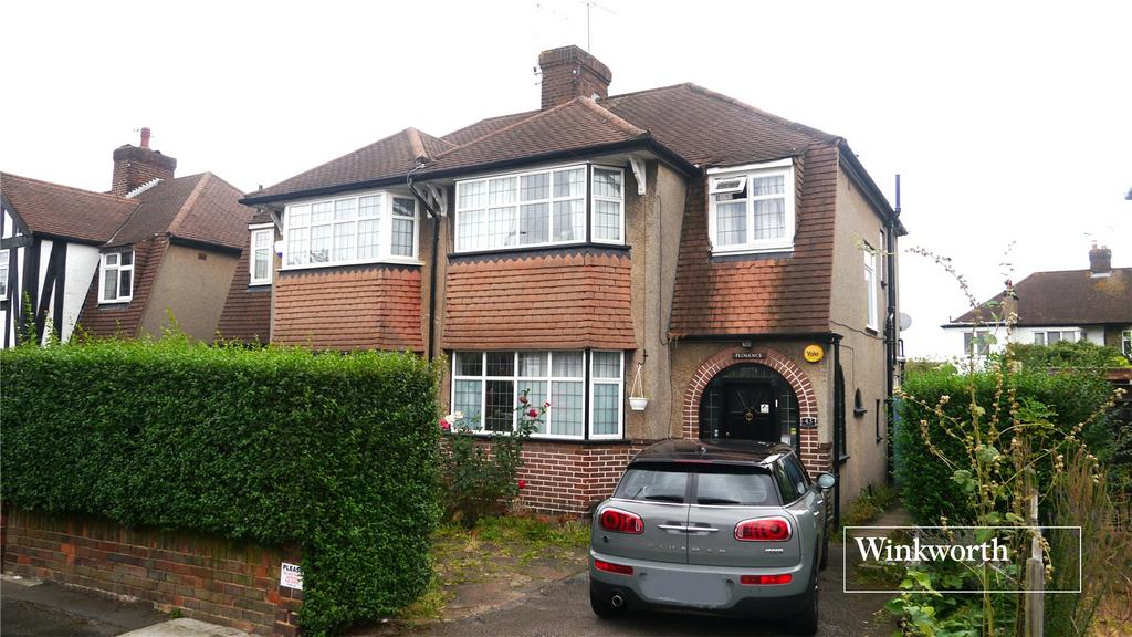 Raydean Road, New EN5 3 bed semidetached house for sale £650,000
