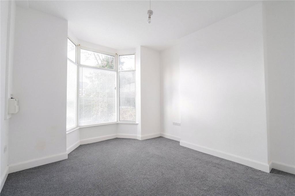 Abbey Drive East, Grimsby, Lincolnshire, DN32 4 bed terraced house for sale £139,950