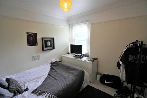 2 bedroom flat for sale, Queens Road, Hillside
