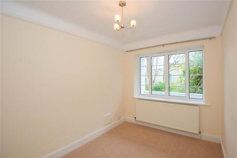 10 Chester Close, Richmond, TW10 6NR