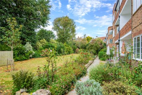 10 Chester Close, Richmond, TW10 6NR