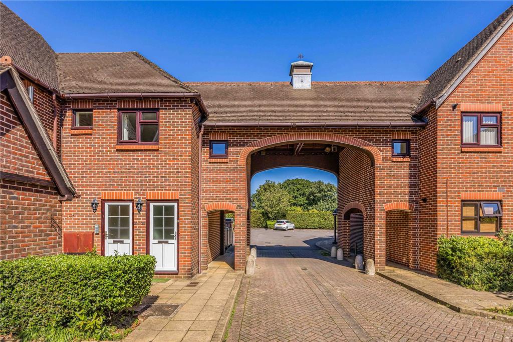 Fishbourne Road East, Chichester, West Sussex, PO19 2 bed apartment for
