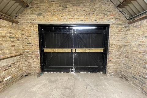 Storage to rent, Tilbury