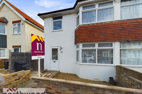 3 bedroom semi-detached house to rent, Carrs Road , Clacton-On-Sea CO15