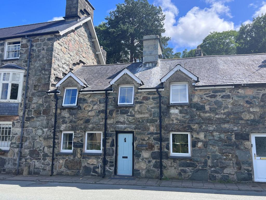Brynwnion, Cader Road, Dolgellau, LL40 1RY 2 bed terraced house for