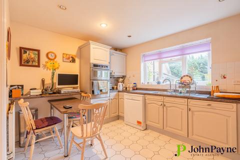10 Applecross Close, Coventry, CV4 8JW