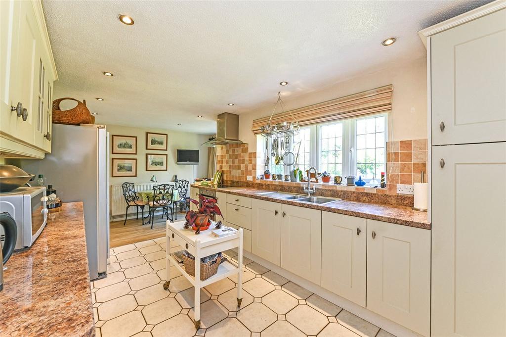 Kitchen/Breakfast Rm
