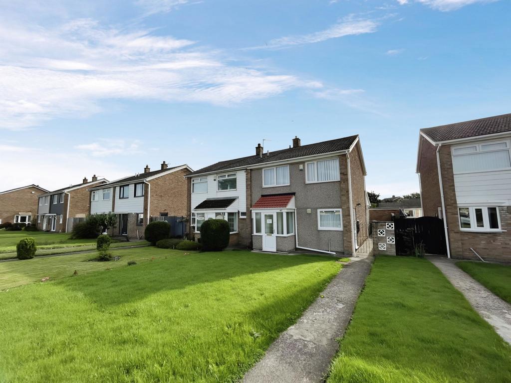 Mitchell Avenue, Thornaby, StocktononTees, Durham, TS17 9DH 3 bed