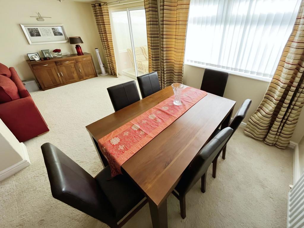 Mitchell Avenue, Thornaby, StocktononTees, Durham, TS17 9DH 3 bed