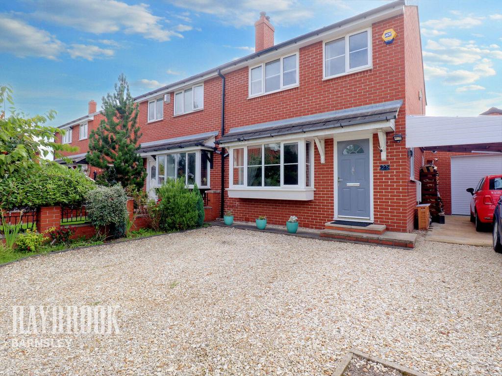 Strawberry Gardens, Royston 3 bed semidetached house for sale £225,000