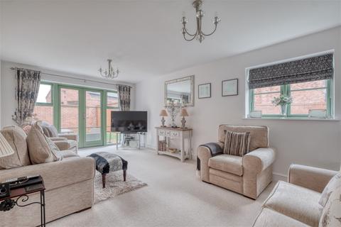 3 Harrison Fields, Crowle, Worcester, WR7 4DP