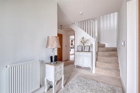 3 Harrison Fields, Crowle, Worcester, WR7 4DP