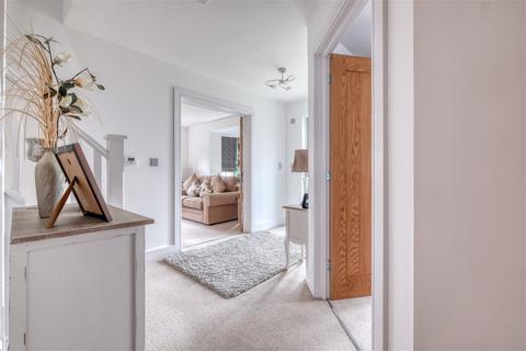 3 Harrison Fields, Crowle, Worcester, WR7 4DP