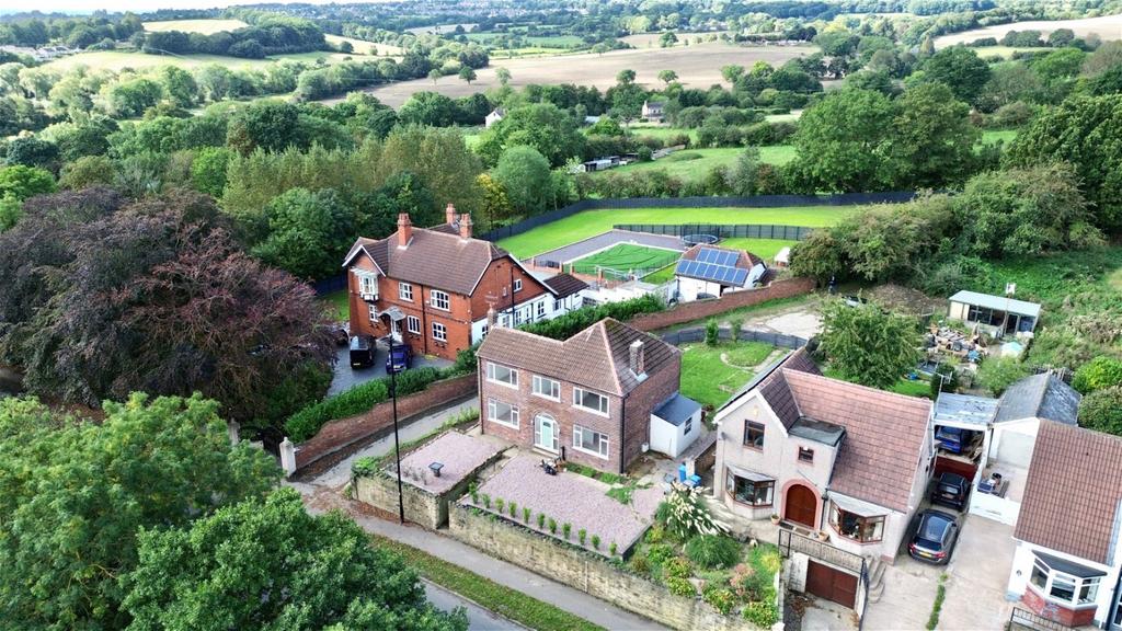 Chapeltown Road, Ecclesfield, Sheffield, S35 9WD 4 bed detached house for sale £450,000