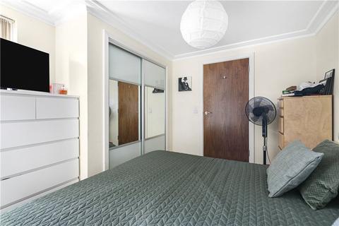 1 bedroom apartment to rent, Keswick Road, Putney, SW15