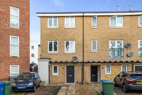 4 bedroom end of terrace house for sale - Calypso Crescent, Peckham, London, SE15