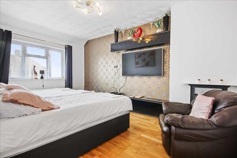 4 bedroom maisonette for sale, Heathway, Dagenham, Essex