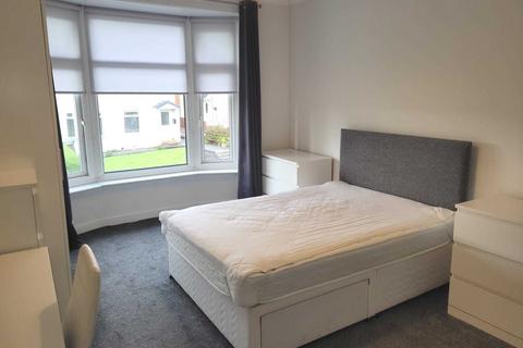 3 bedroom flat to rent - Montford Ave, Glasgow