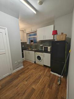1 bedroom flat to rent, Lampton Road, Hounslow TW3