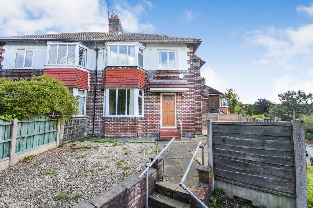 Prestwich, Manchester M25 3 bed semidetached house for sale £260,000