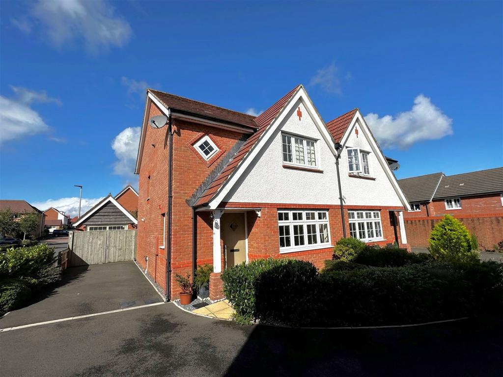 Primrose Drive, Newton Abbot TQ12 3 bed semidetached house for sale