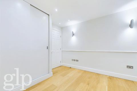 1 bedroom flat to rent, Fouberts Place, W1F