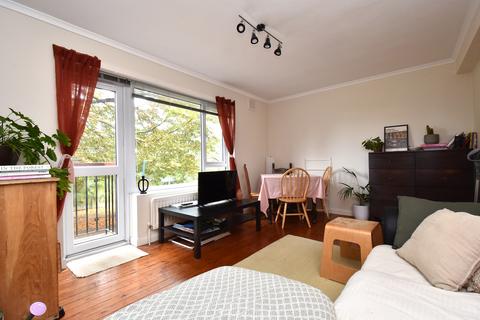 3 bedroom flat for sale - Wakelin House