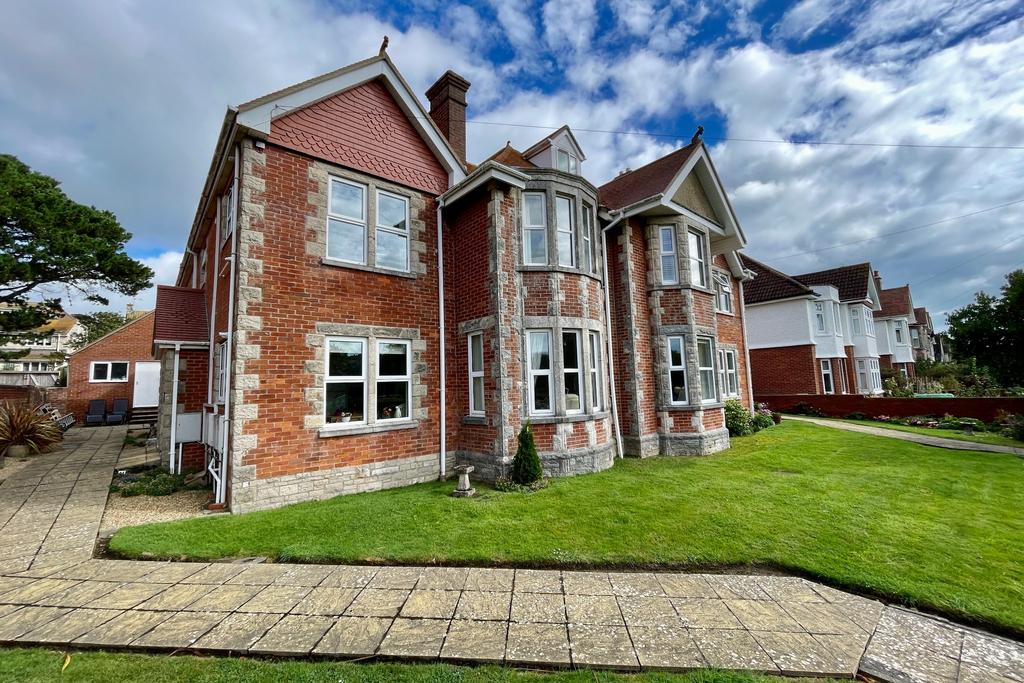 VICTORIA AVENUE, SWANAGE 3 bed flat for sale £450,000
