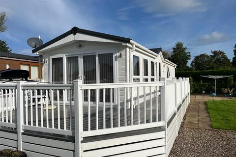 2 bedroom lodge for sale - Twyning Tewkesbury