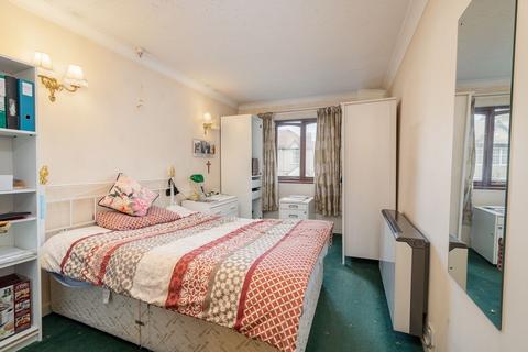 1 bedroom retirement property for sale - Hanbury Court, Northwick Park Road, Harrow HA1