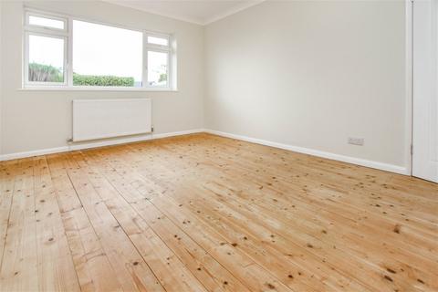 27 Coed Celyn, Abergele, LL22 7EN