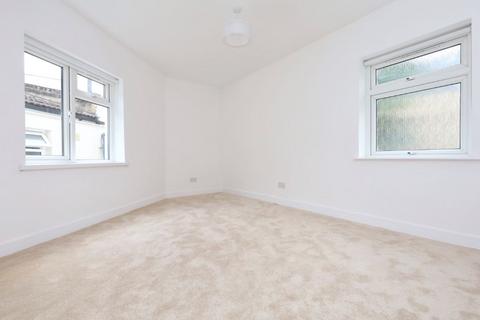 67 Lindley Road, London, E10 6QT