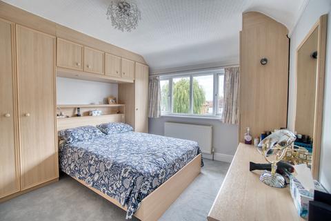 4 bedroom detached house for sale - Uxendon Crescent, Wembley HA9