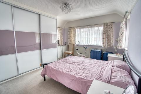 4 bedroom detached house for sale - Uxendon Crescent, Wembley HA9