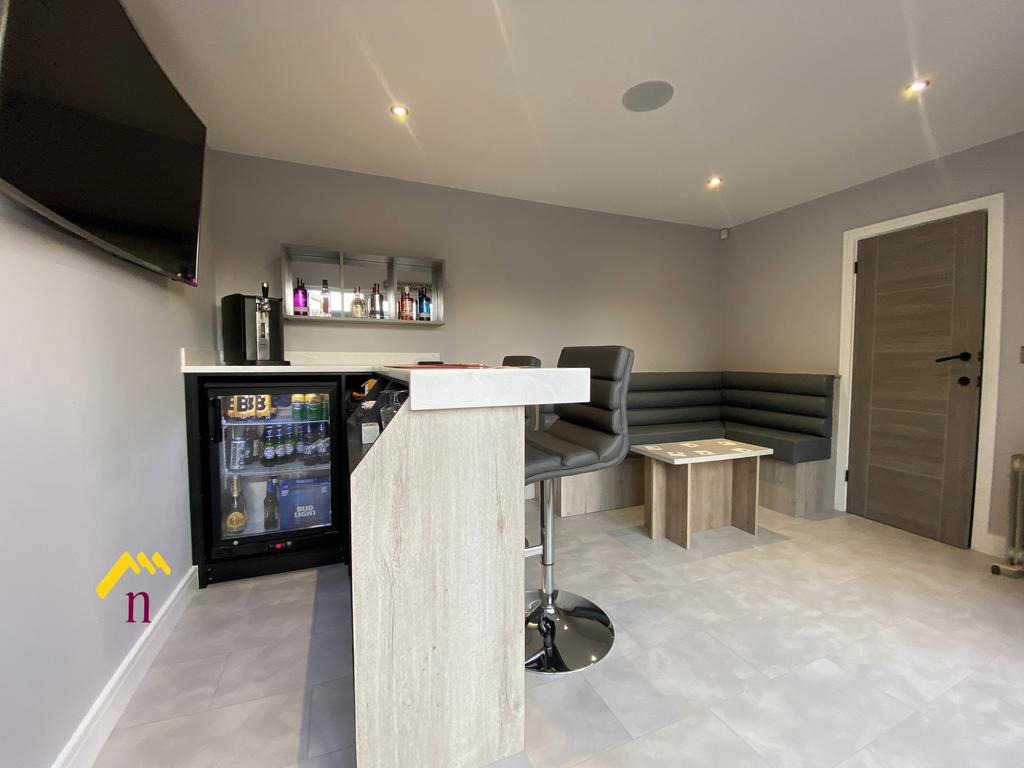 South End, Thorne, Doncaster, DN8 4 bed detached house £420,000