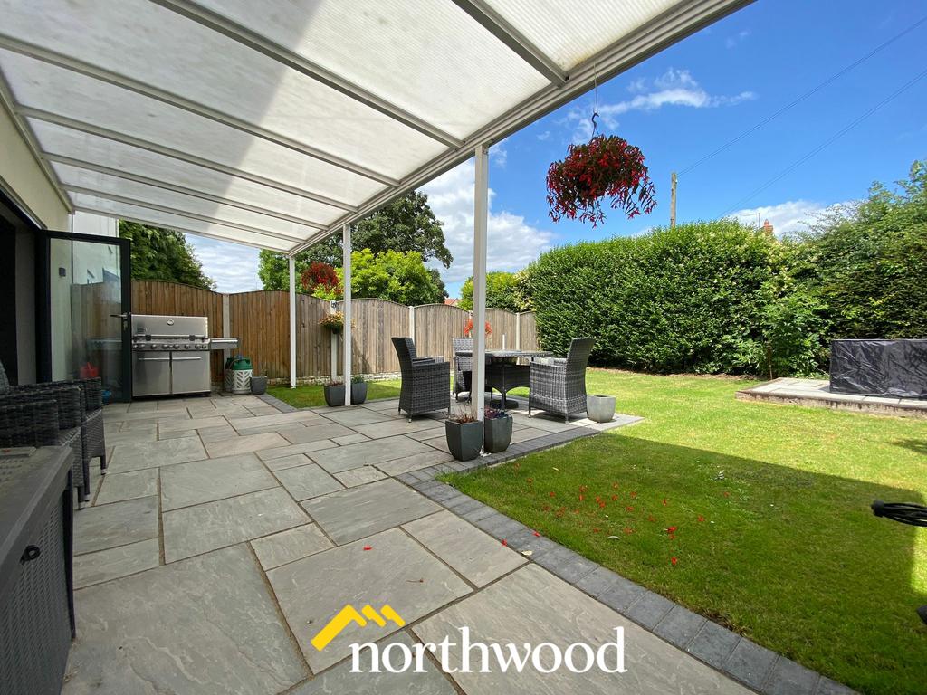 West Street, Thorne, Doncaster, DN8 5 bed terraced house for sale £