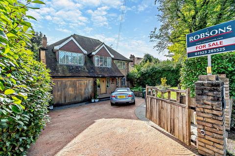 4 bedroom detached house for sale - Wyatts Road, Chorleywood, Rickmansworth WD3