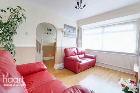 3 bedroom end of terrace house for sale, Harold Court Road, Romford
