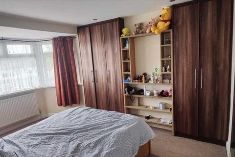 1 bedroom maisonette to rent, Mollison Way, Edgware, HA8