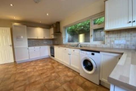 2 bedroom detached bungalow to rent, Newmarket Road, Barton Mills, Bury St. Edmunds, Suffolk, IP28 6AQ