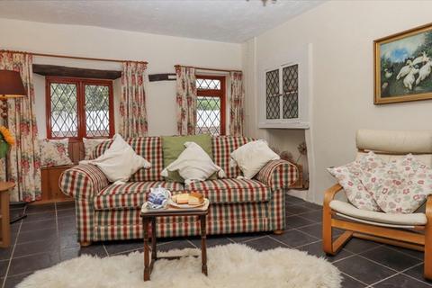 2 bedroom cottage to rent, Character cottage in the Village of Lympstone