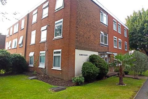 2 bedroom flat to rent, The Chestnuts, Cornwall Road HA5