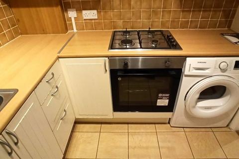 2 bedroom flat to rent, The Chestnuts, Cornwall Road HA5