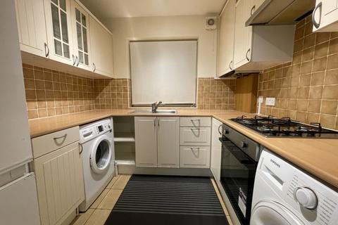 2 bedroom flat to rent, The Chestnuts, Cornwall Road HA5