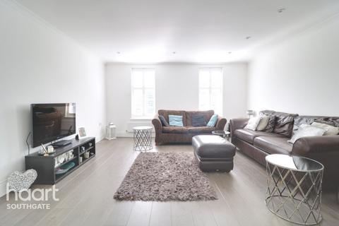 61 The Mall, London, N14 6LR