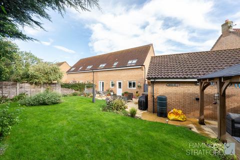 15 Camelia Close, Hethersett, Norwich, NR9 3FL