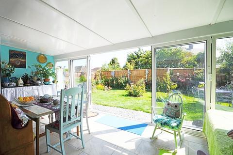 3 bedroom detached bungalow for sale - Kingsmead Road, Elmer, Bognor Regis
