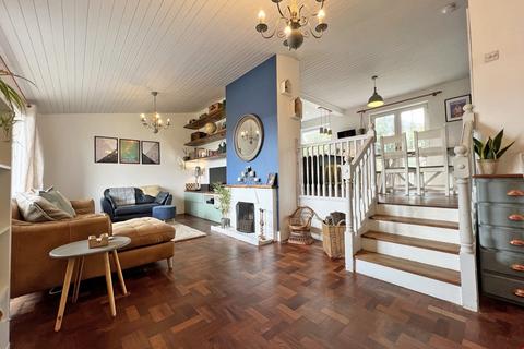 27 Treworder Road, Truro, TR1 2JZ