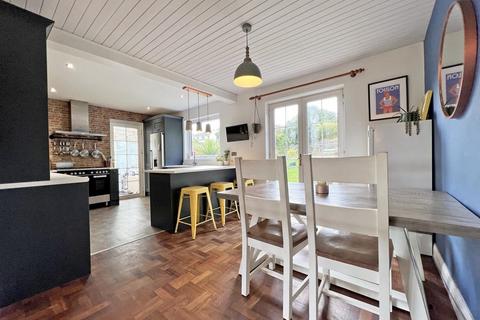 27 Treworder Road, Truro, TR1 2JZ